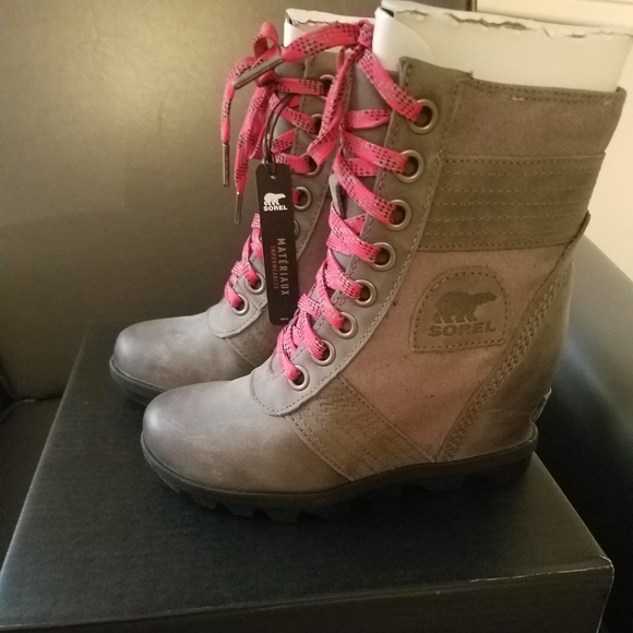Sorel Lexie Wege Boot - Women's - Picture 1 of 3